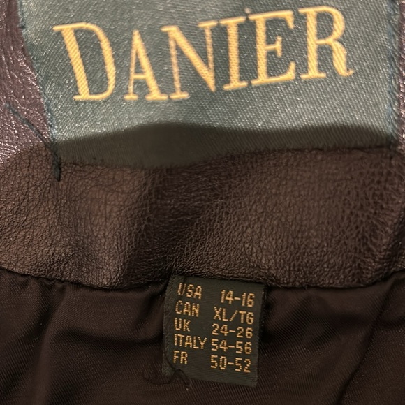 COPY - Danier Ladies Black Leather Jacket, buttons down the front, 2 pockets. - Picture 5 of 14